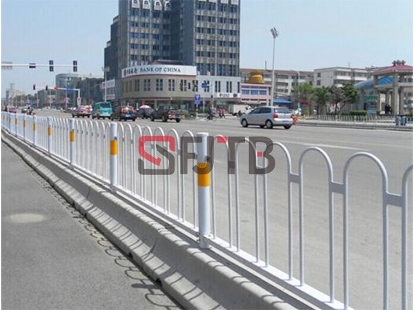 水泥墩中央护栏 水泥墩中央护栏