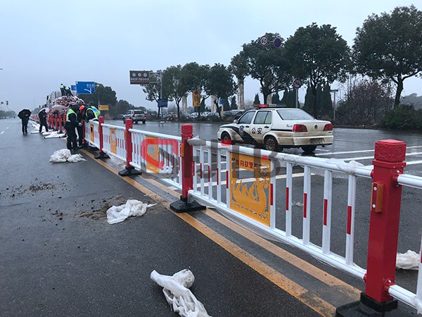 汩罗护栏案例 汩罗护栏案例